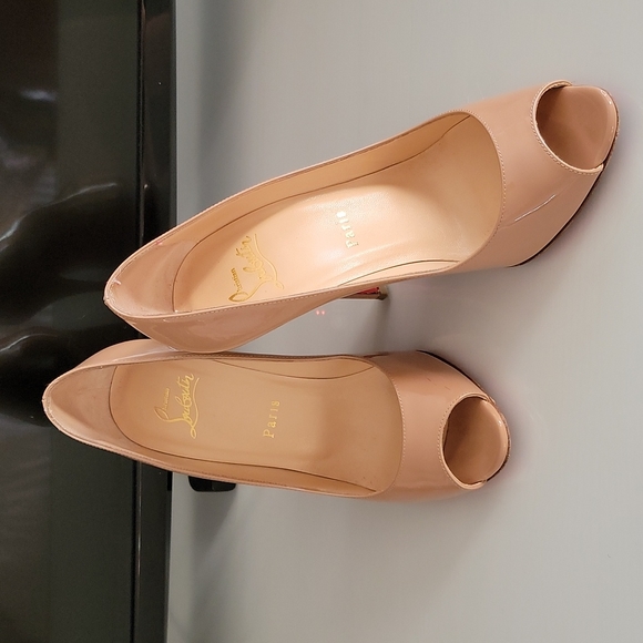 Christian Louboutin Yootish Heels - Picture 2 of 8